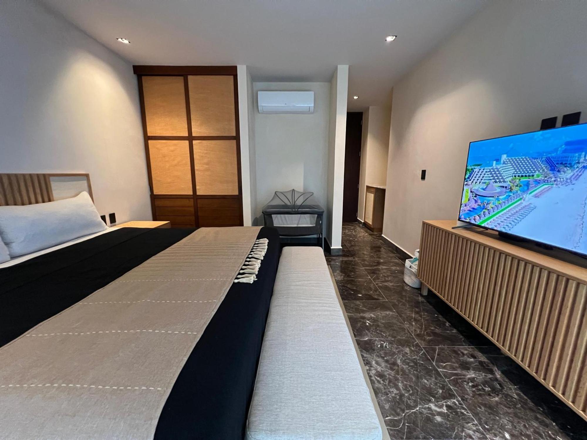 Apartment Lovely 2bedroom Serviced + Pool & Garden
