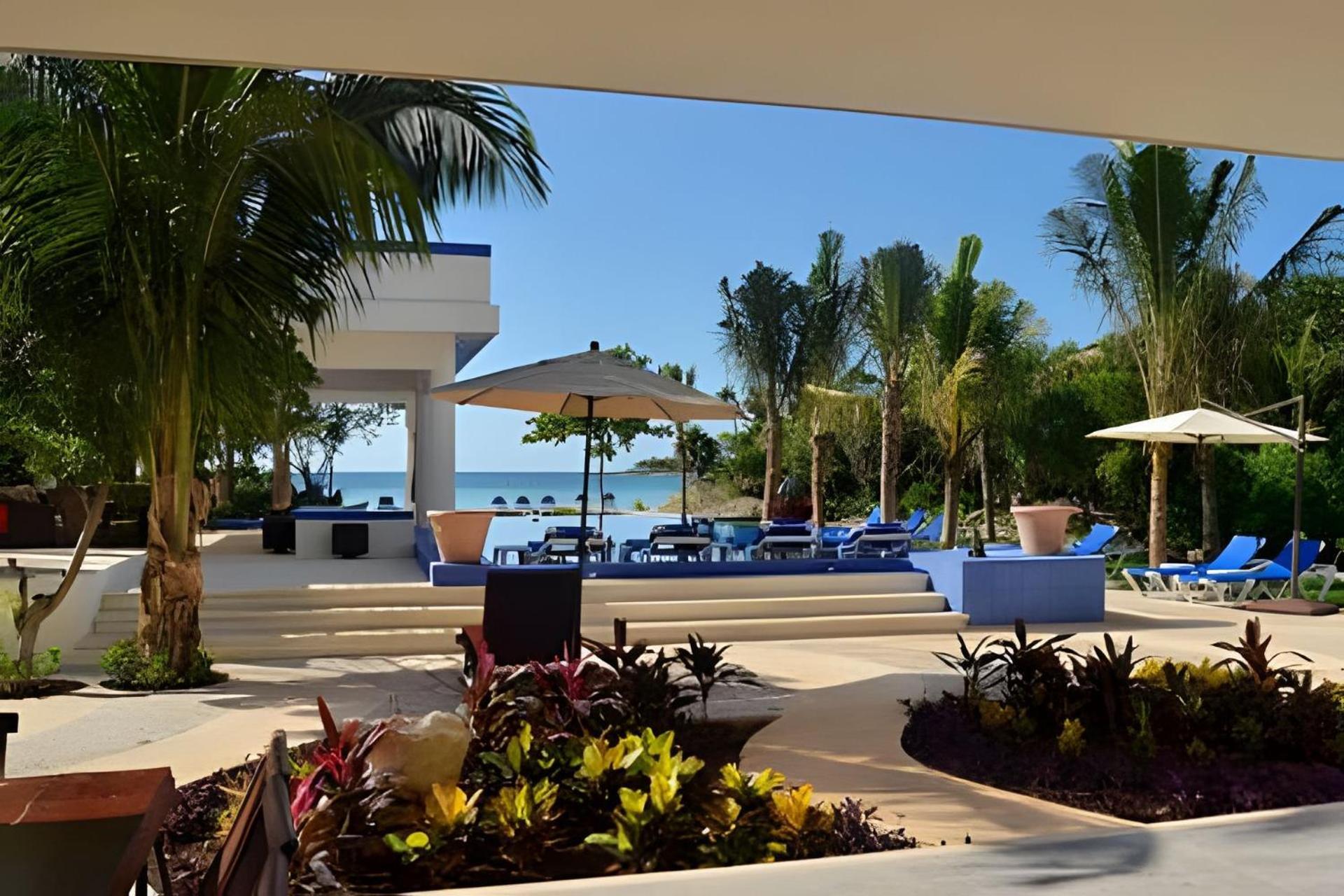 13bdr Bellamar - Private Chef - Beachfront - Weddings-business Retreats-golf-family Resort Akumal