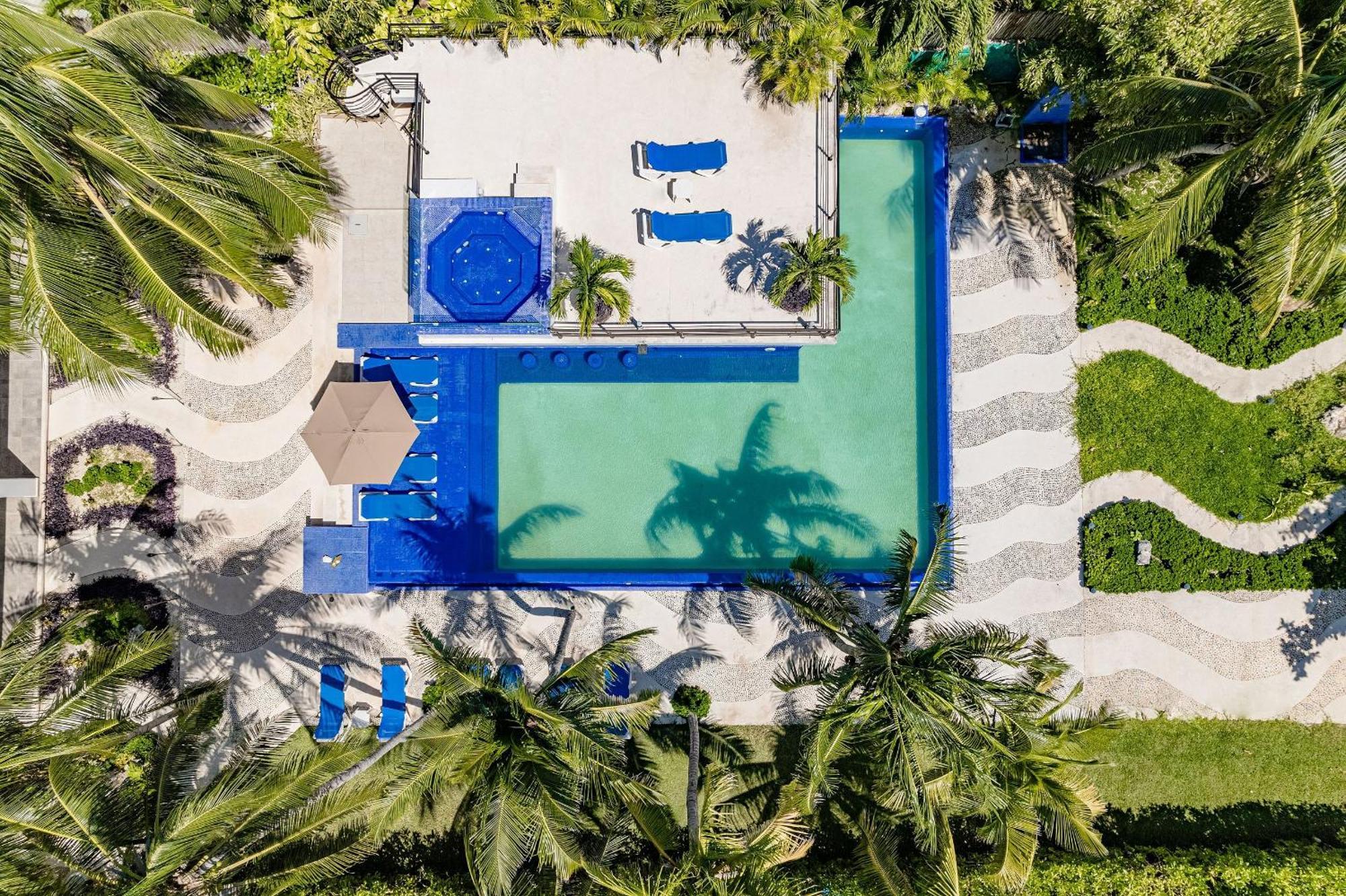 13bdr Bellamar - Private Chef - Beachfront - Weddings-business Retreats-golf-family Akumal