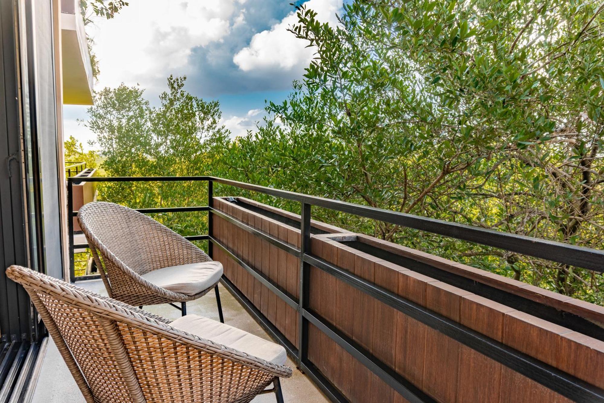 New Modern 1bdr - Access Apartment *