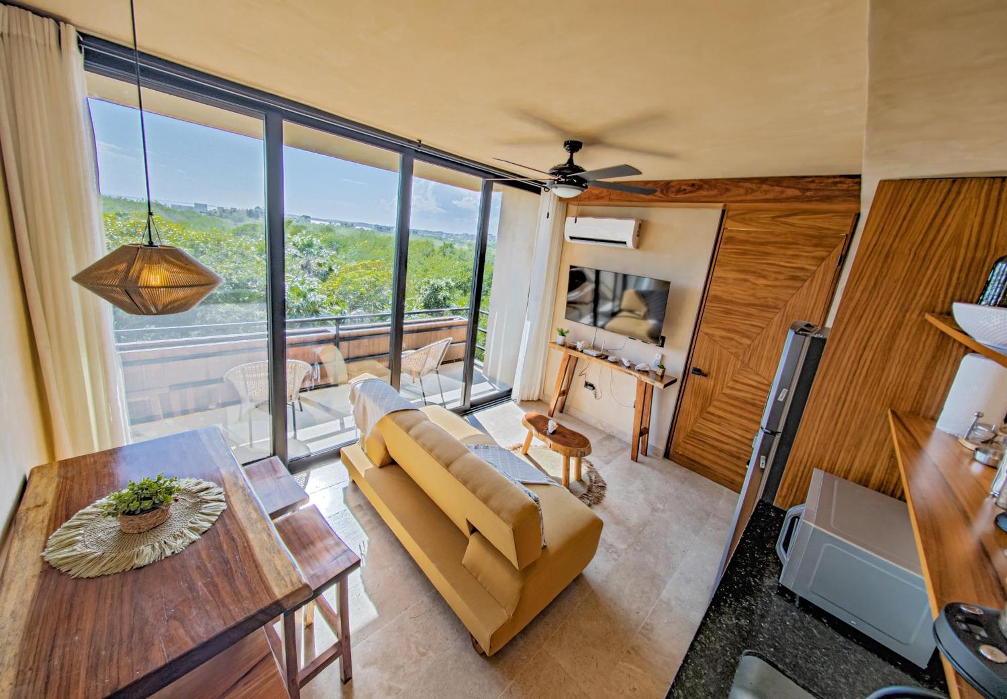 New Modern 1bdr - Access *
