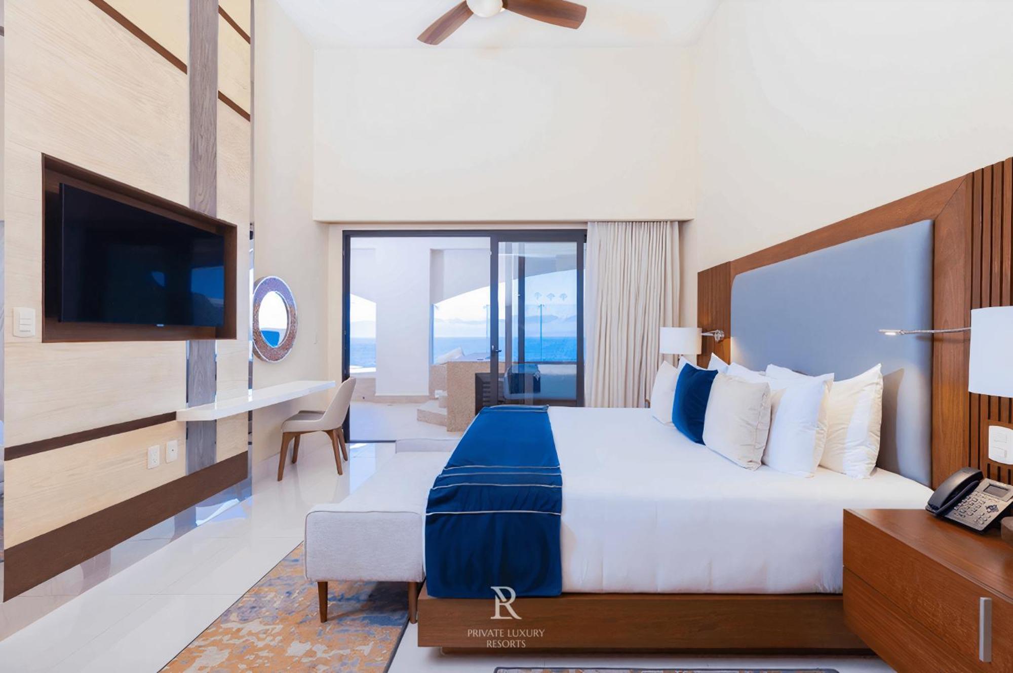 Three Bedroom Ocean View- La Valencia *