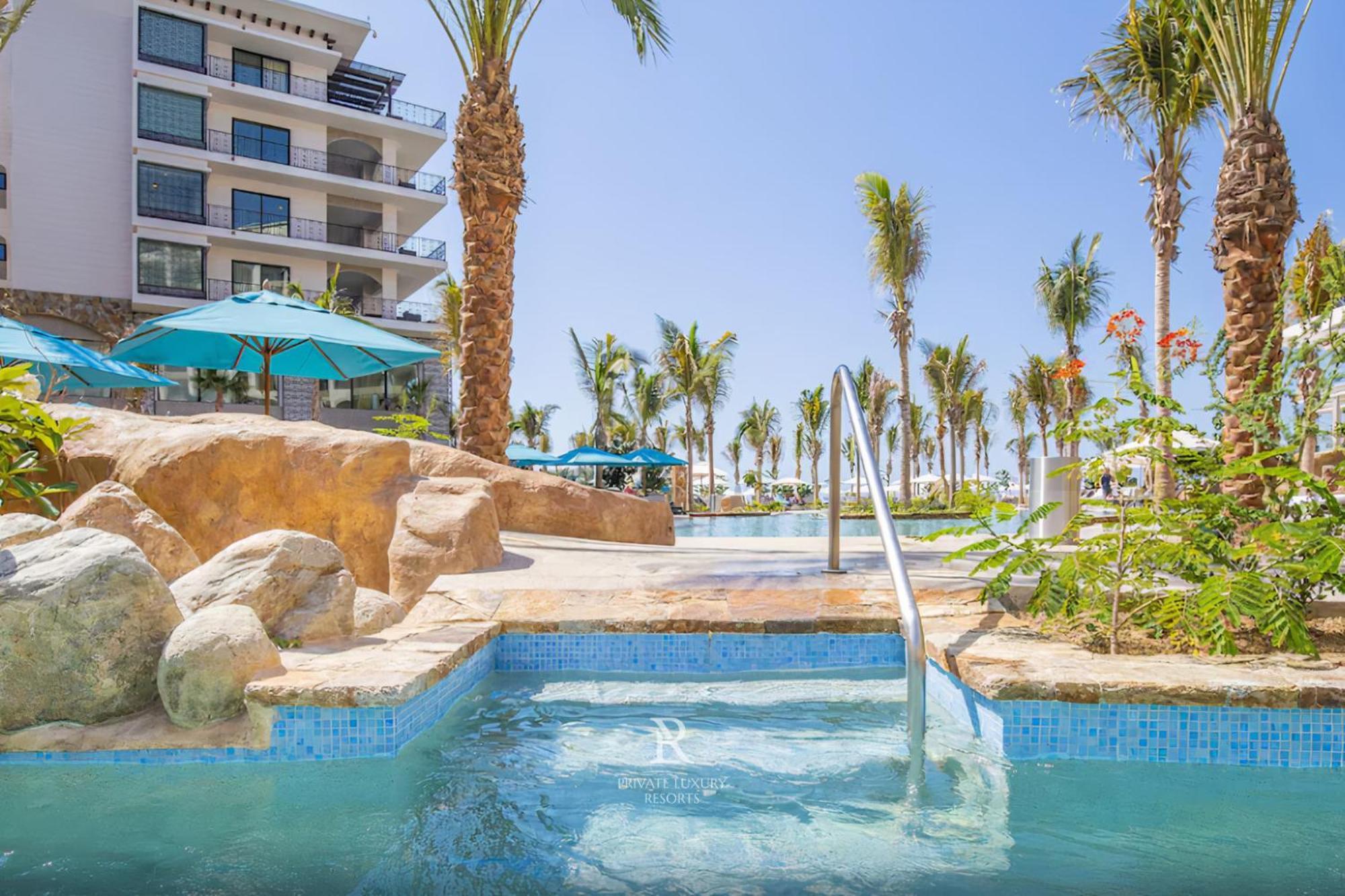 Resort Three Bedroom Ocean View- La Valencia