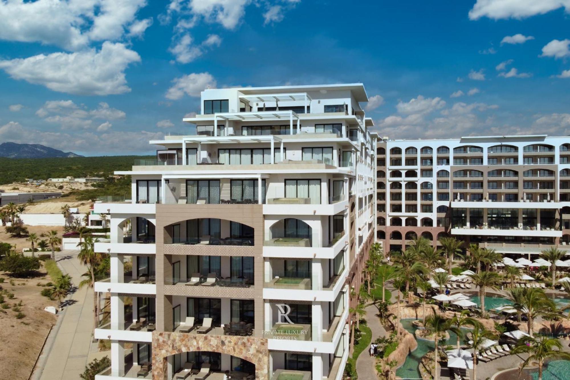 Resort Three Bedroom Ocean View- La Valencia *