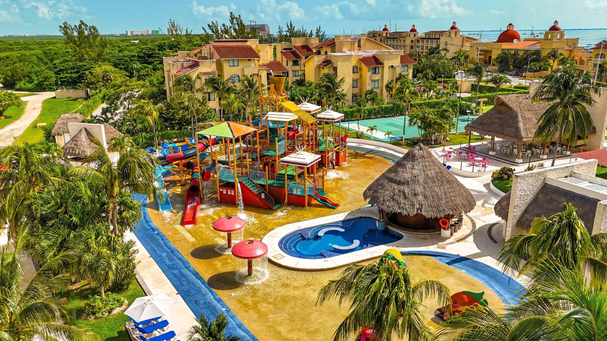 Ritmo & Water Park Resort