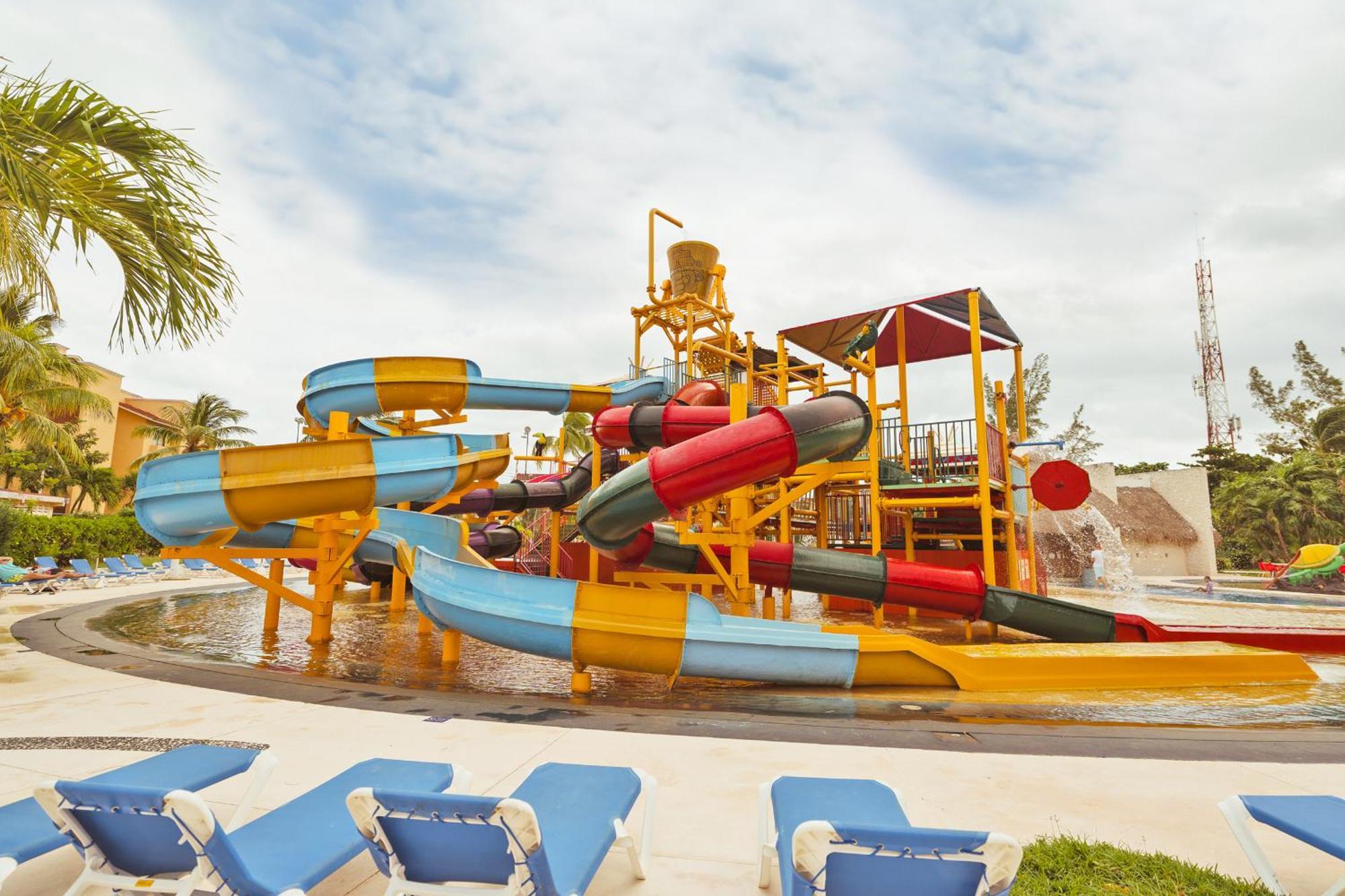 Ritmo & Water Park Resort Cancun