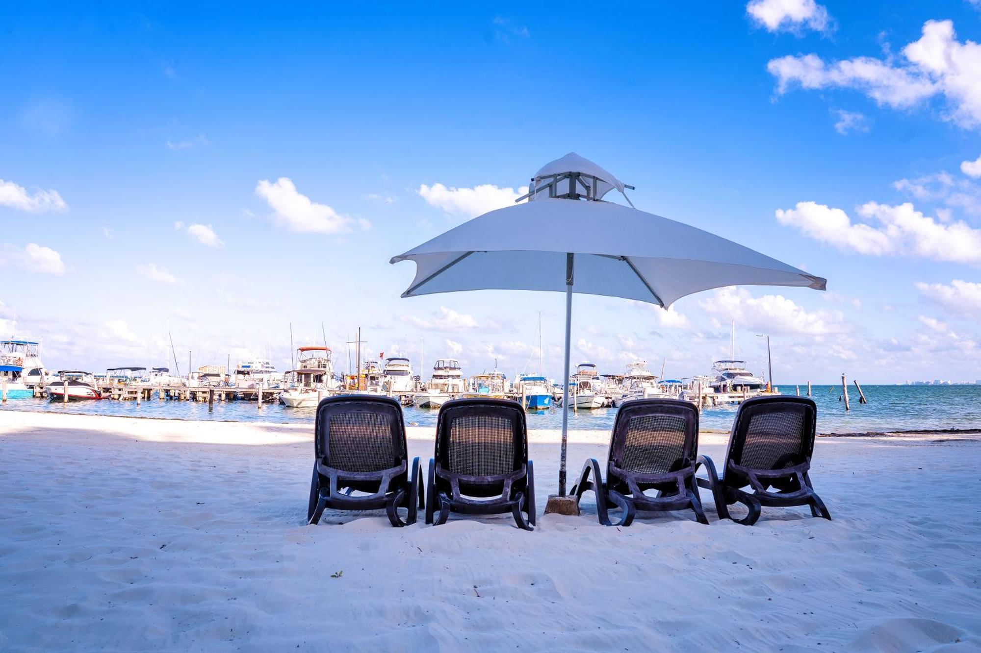 Ritmo & Water Park Resort Cancun
