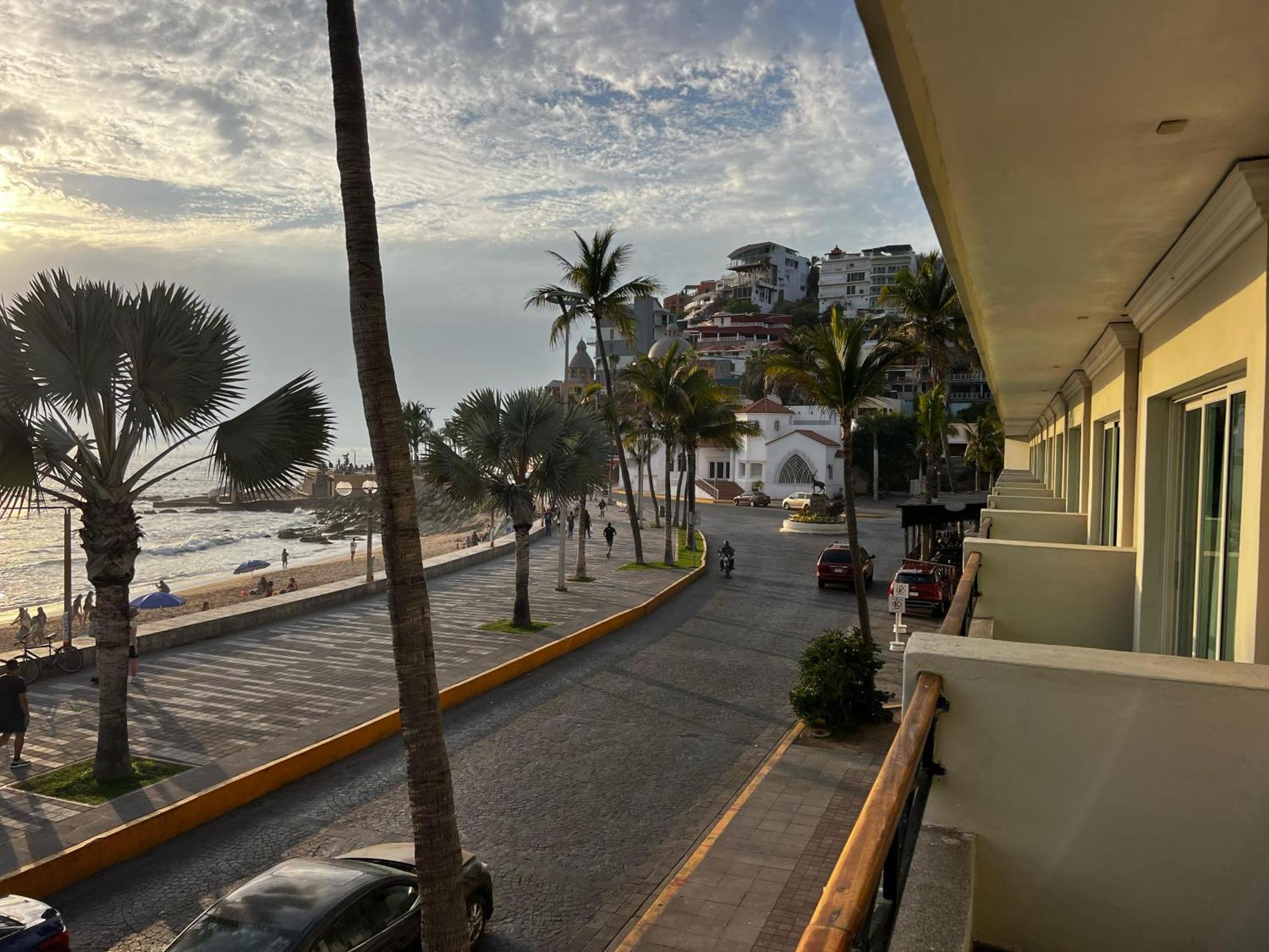 La Siesta Malecon 3*