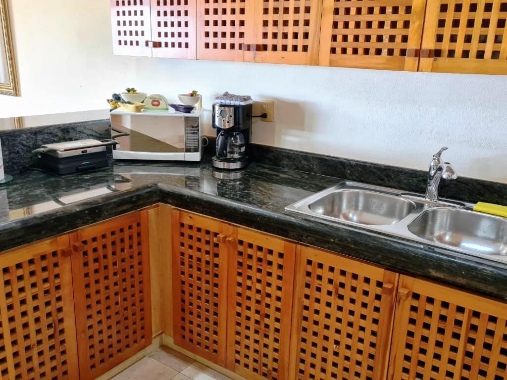 Magnificent Penthouse Jacuzzi, Access & Wifi Apartment