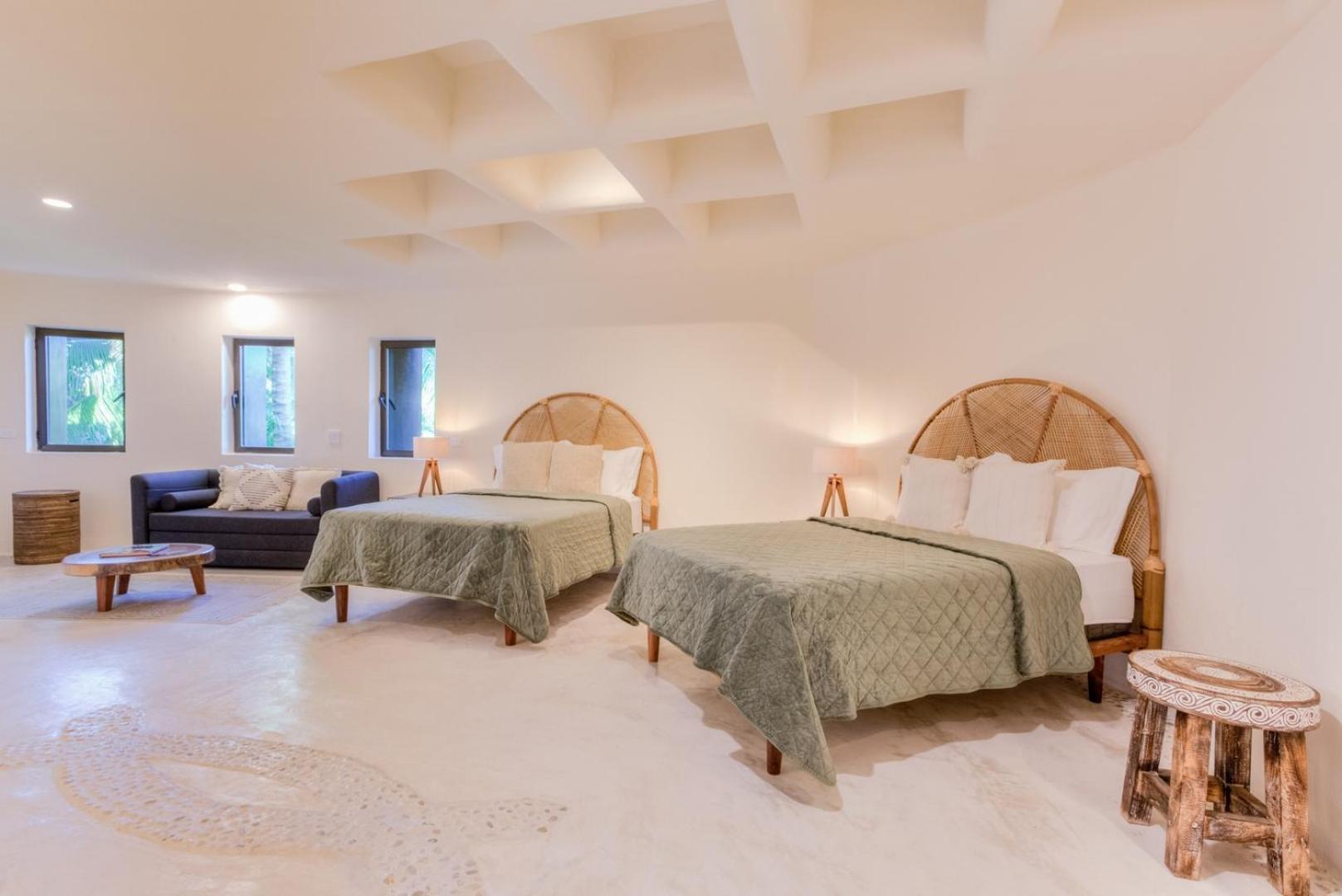 Alma Villa *