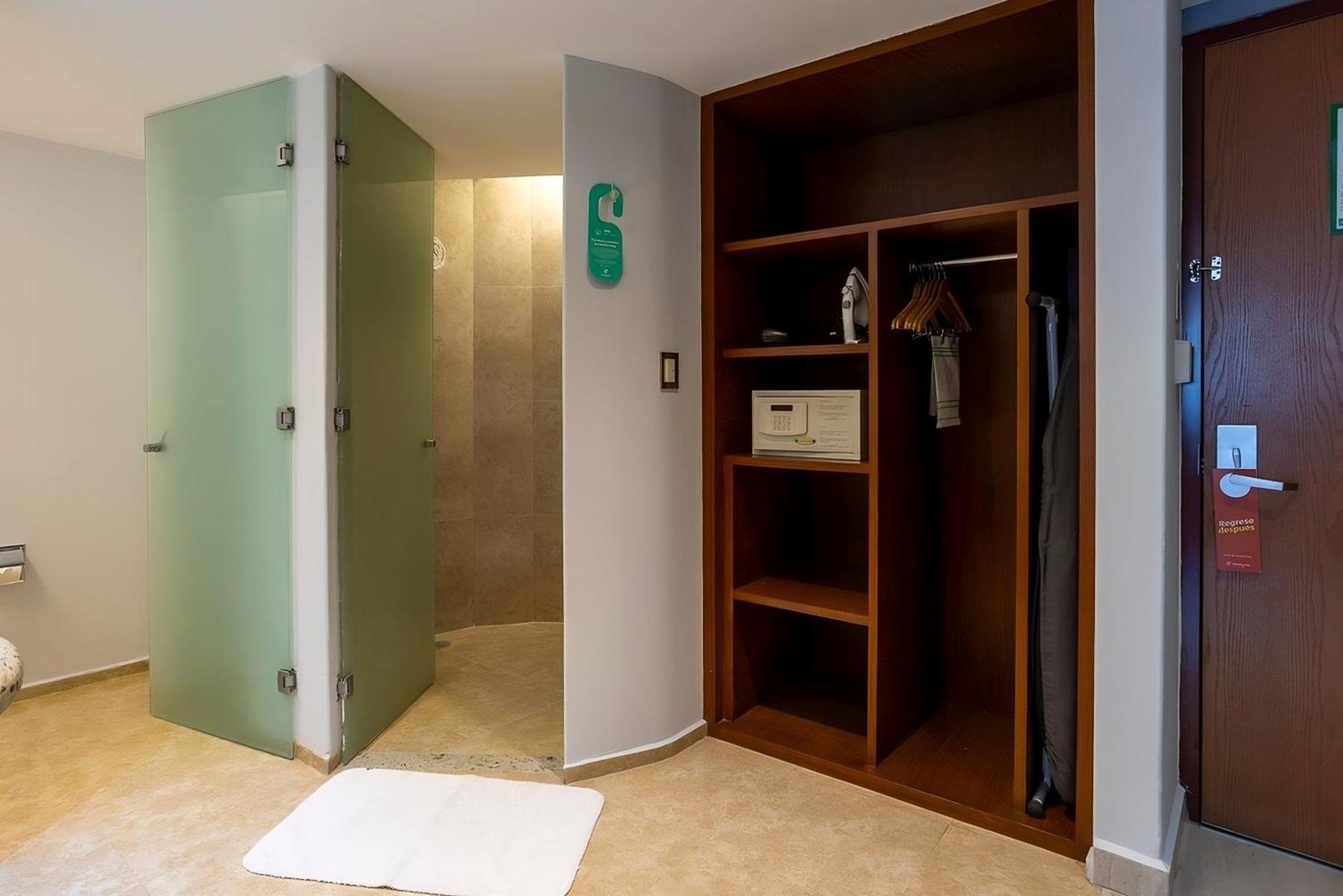 Finsa By Ihg Hotel 4*