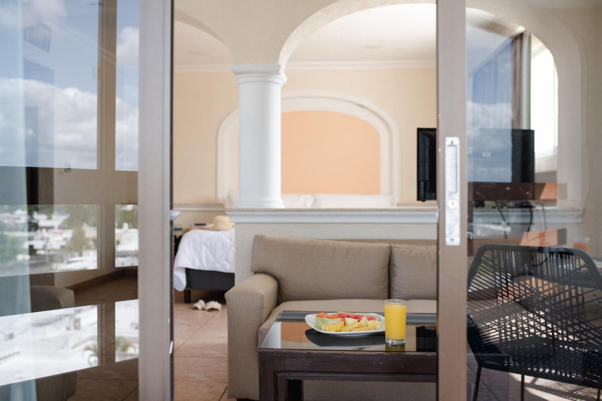 Aluxes Hotel