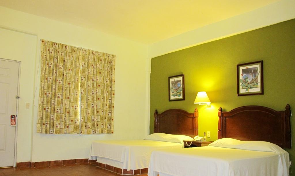 Hotel Marlon Heroes Chetumal