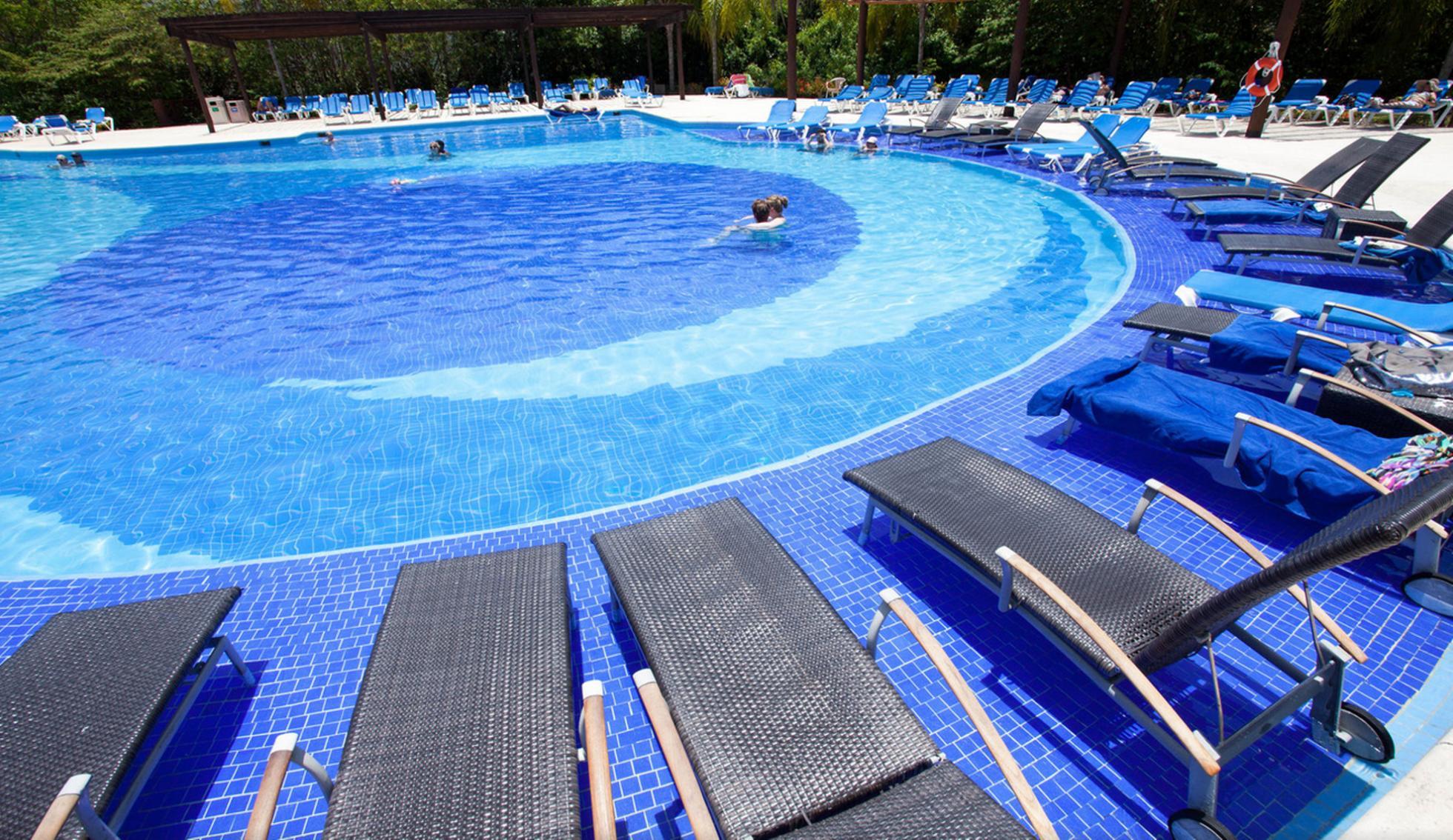 Resort Bluebay Grand Esmeralda 5*