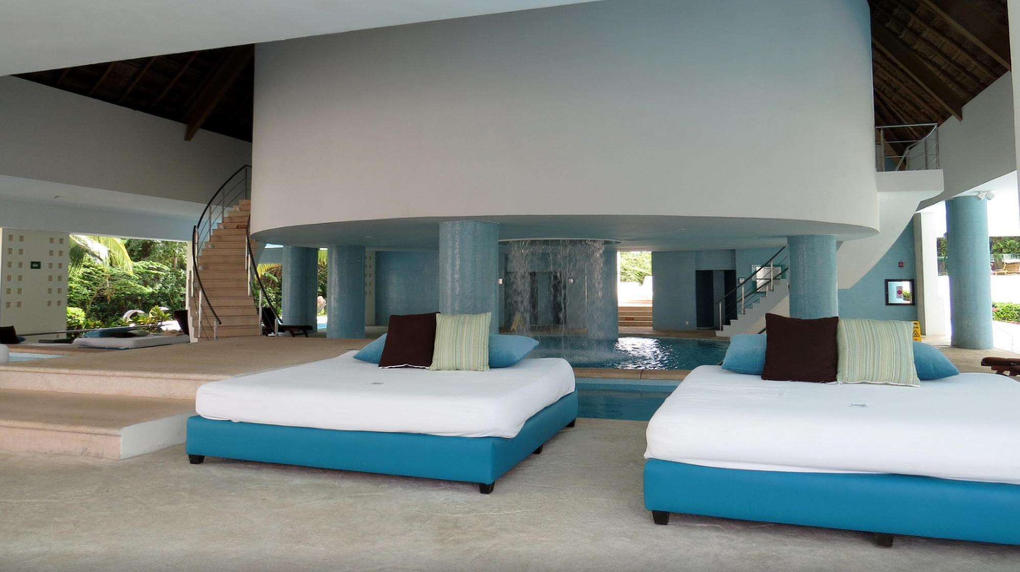 Resort Bluebay Grand Esmeralda 5*