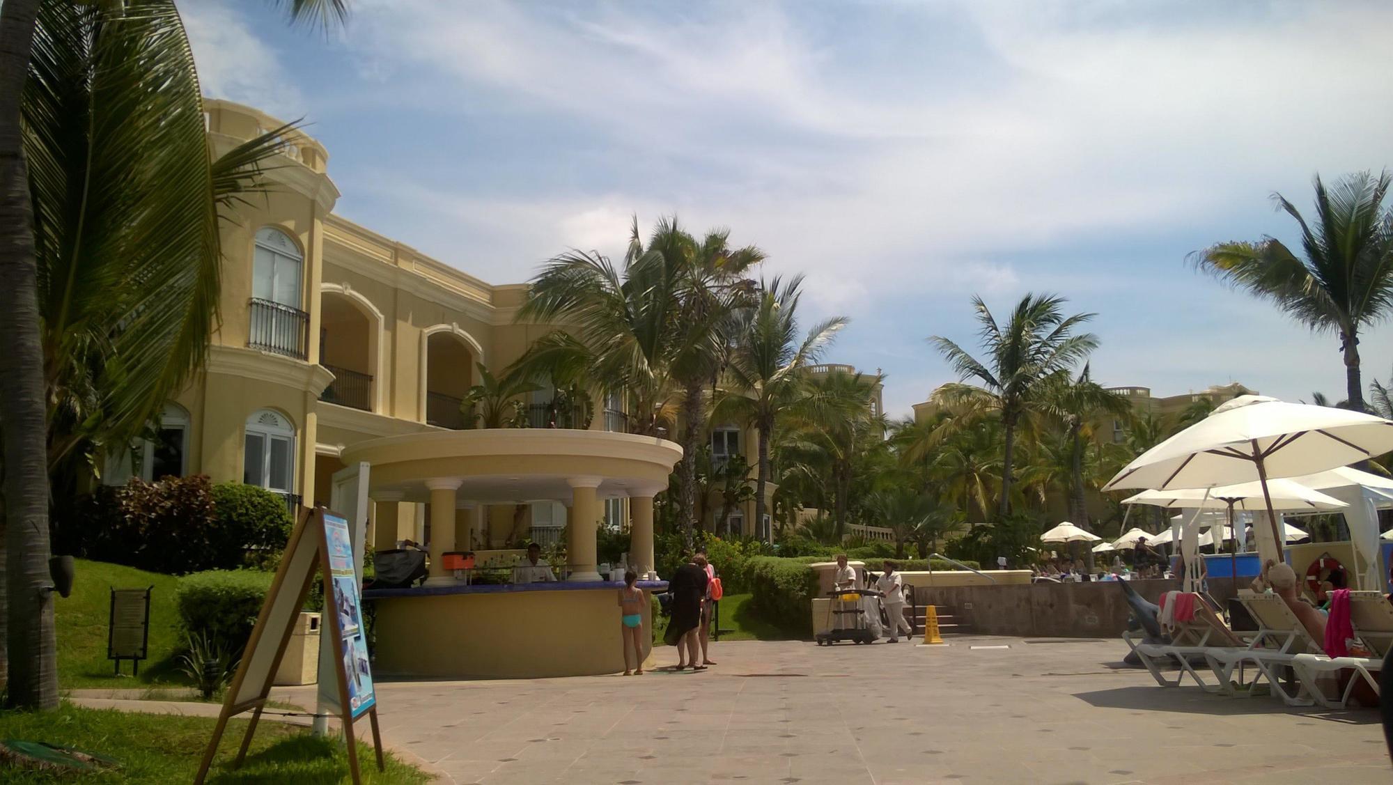 Pueblo Bonito Emerald Bay & Resort
