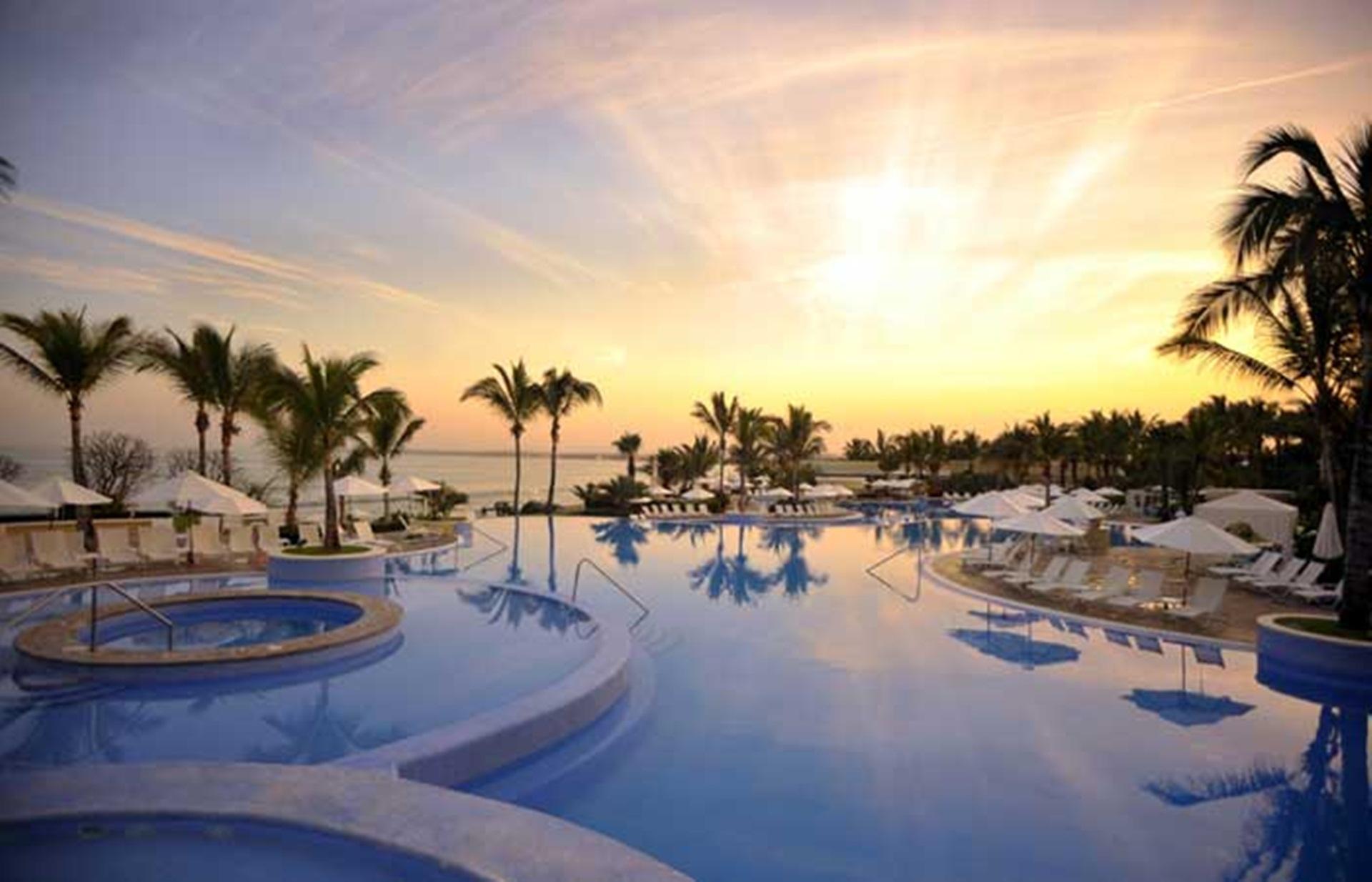 Resort Pueblo Bonito Emerald Bay & Mazatlan
