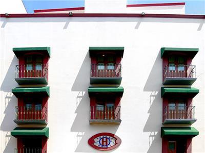 Hotel Leones 4*