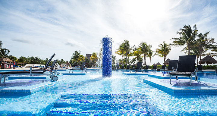 Bluebay Grand Esmeralda Resort 5*