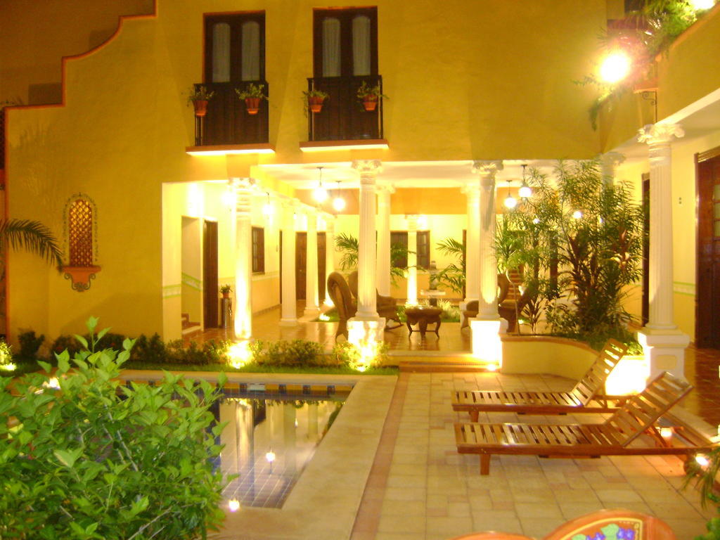 Hotel Casa De Columnas 4*
