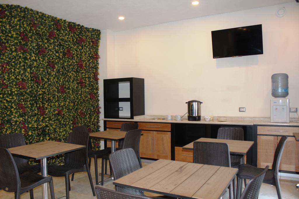 Hotel Leones Hotel