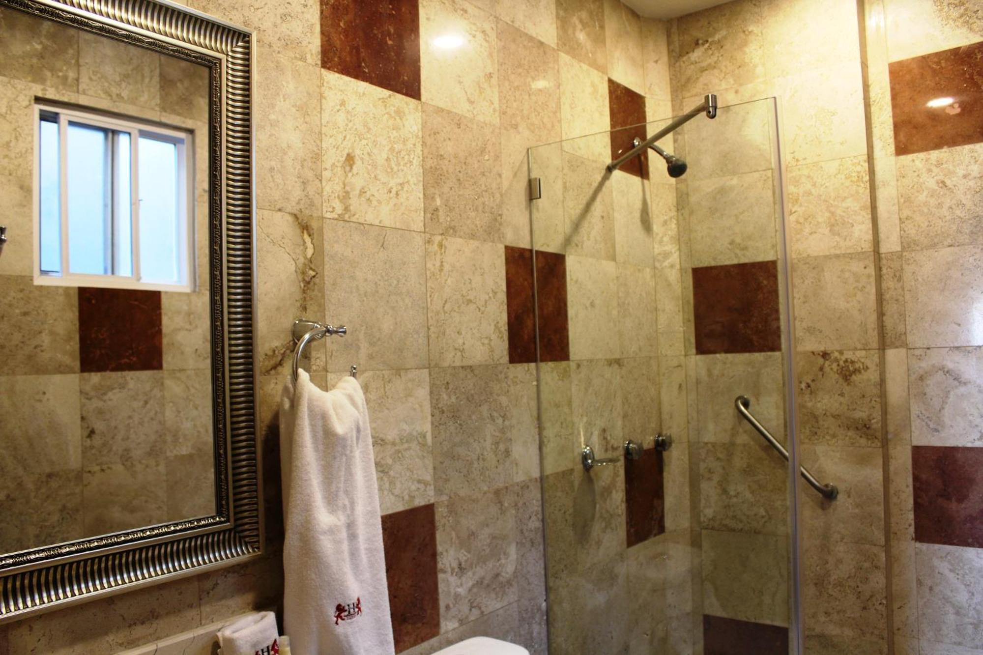Hotel Leones 4* Puebla