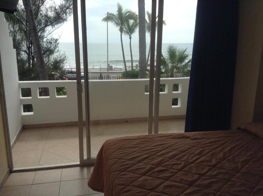 Hotel Las Jacarandas