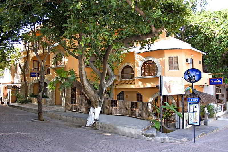Moongate Hotel