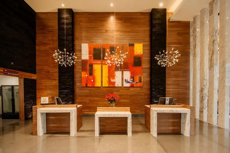 Hilton Garden Angelopolis Hotel 4*