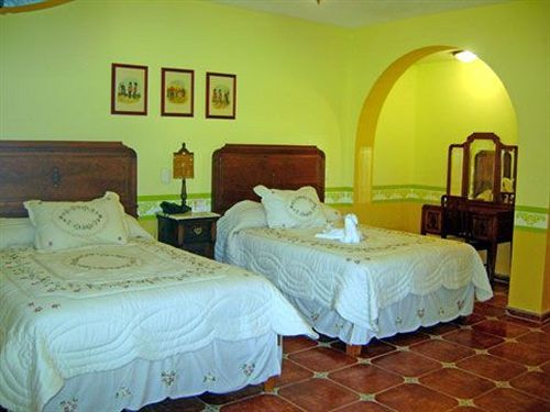 Hotel Casa De Columnas Merida