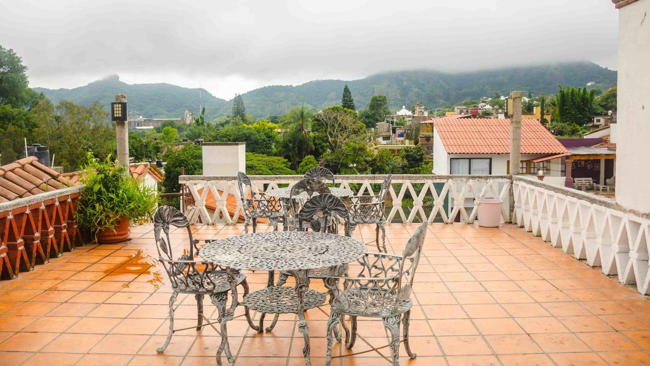 Ali Inn