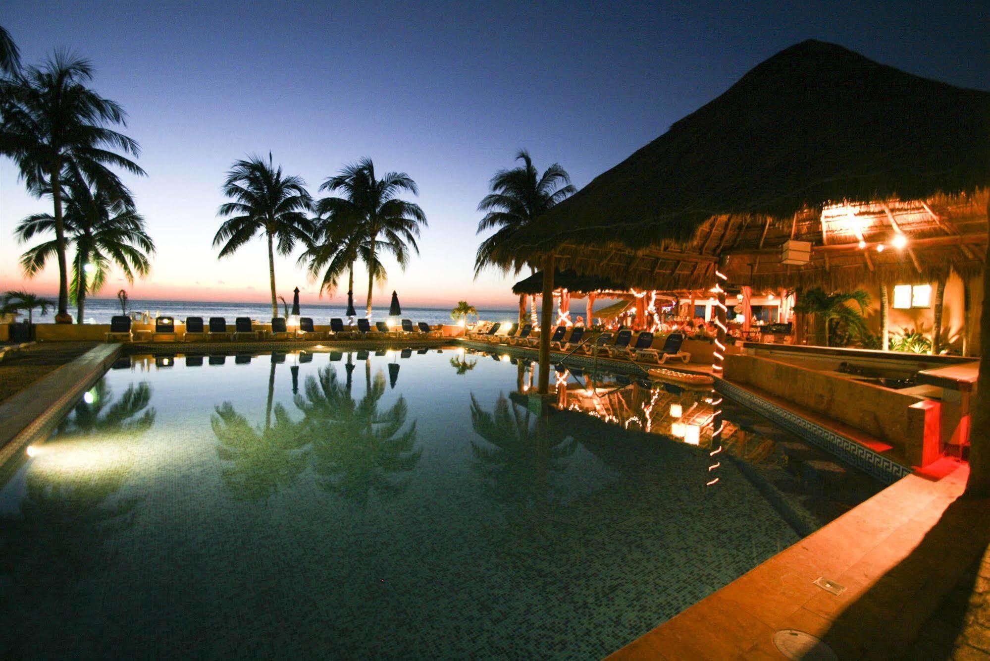 Nautibeach Front In North Aparthotel Isla Mujeres