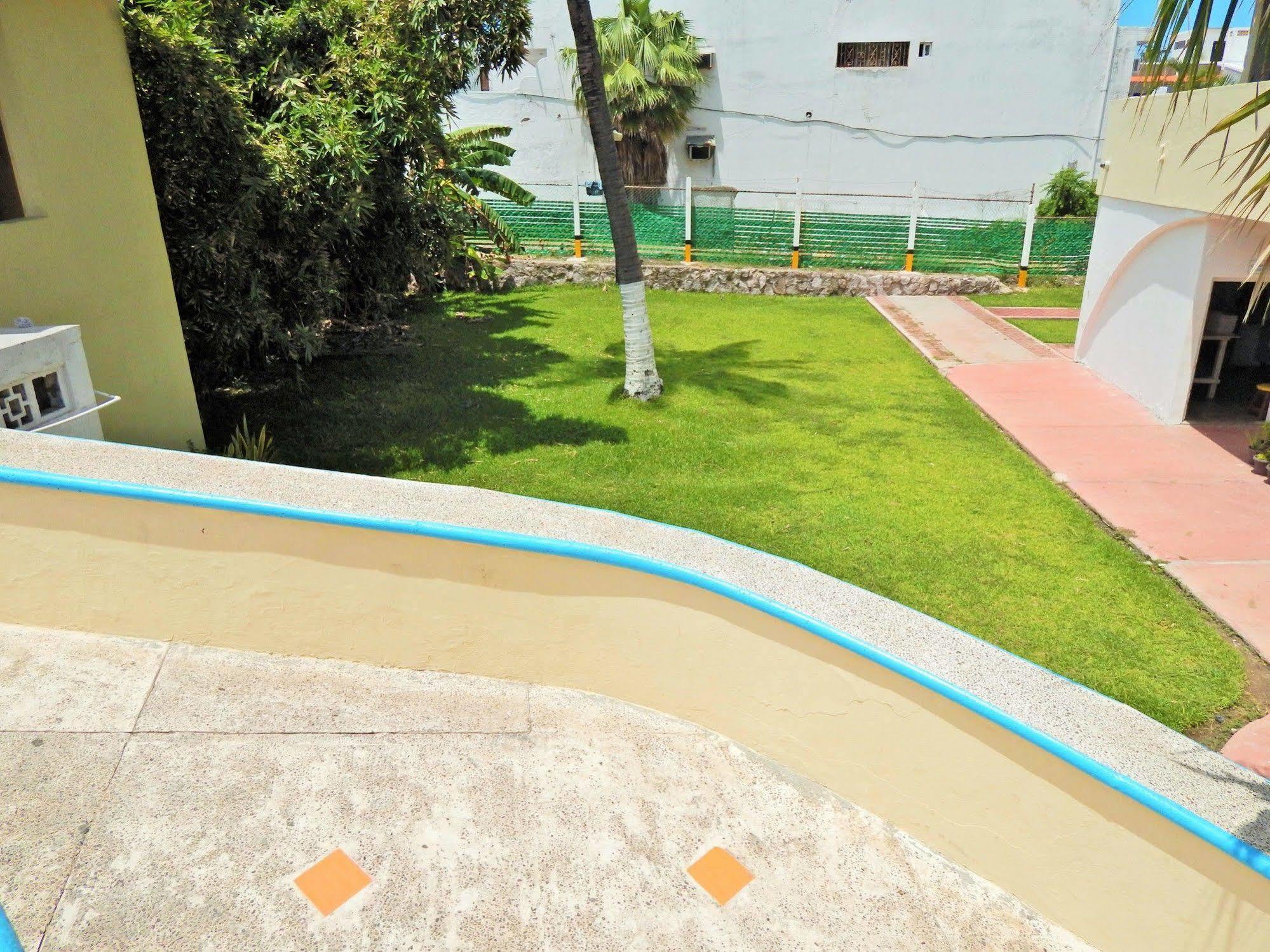 Hotel Las Jacarandas