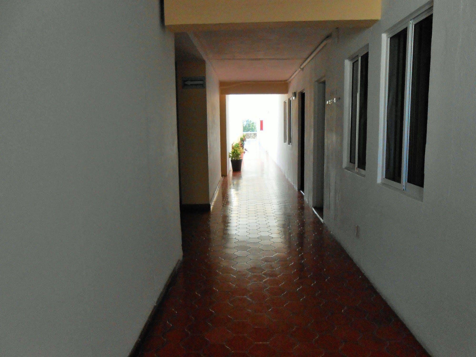 Las Jacarandas Hotel