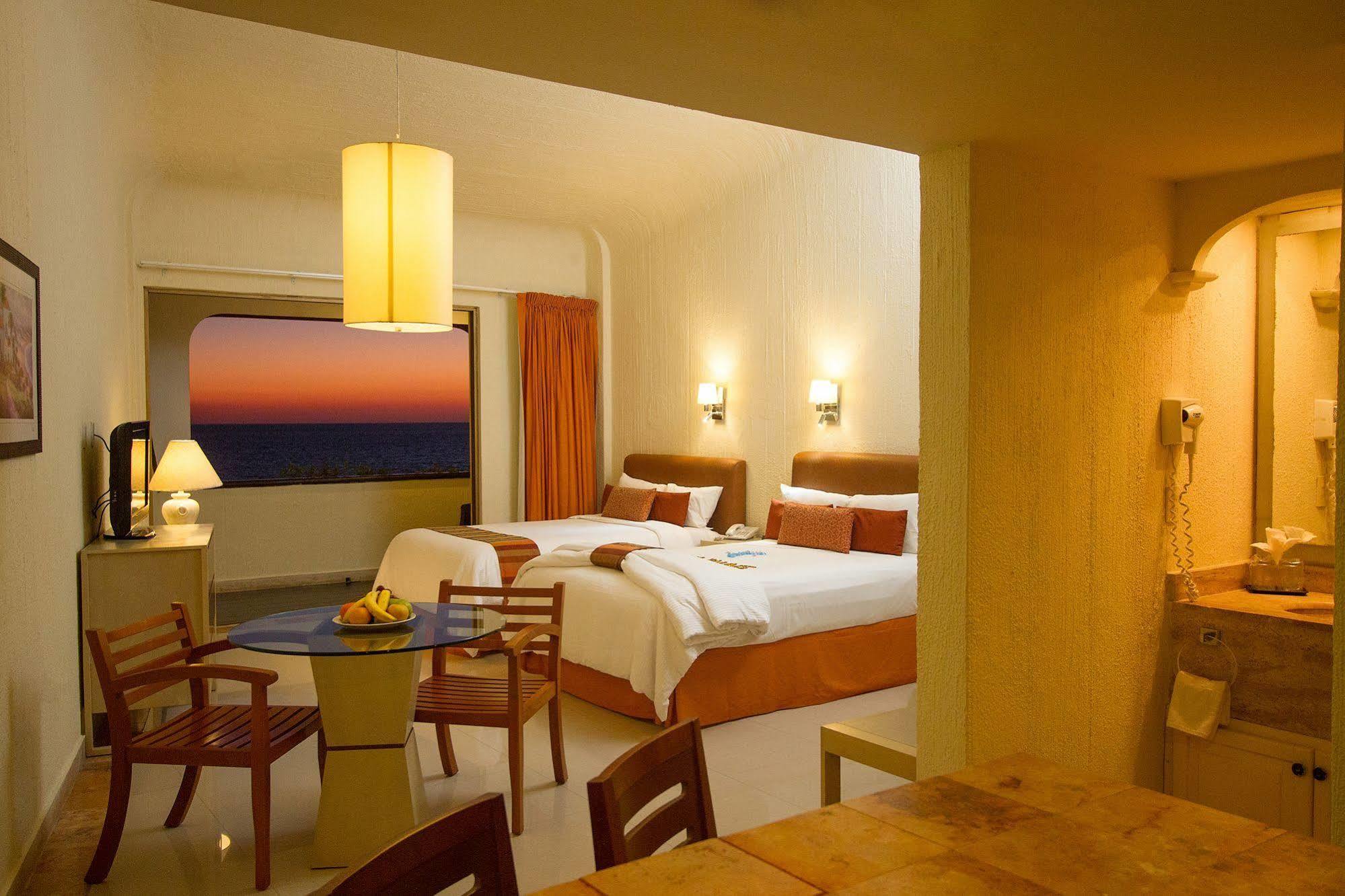 Luna Palace 4*