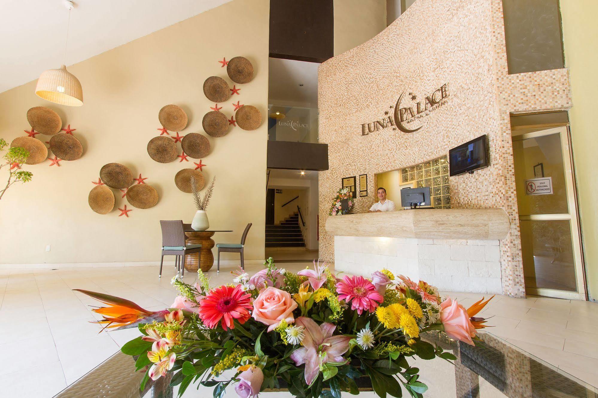 Luna Palace Mazatlan