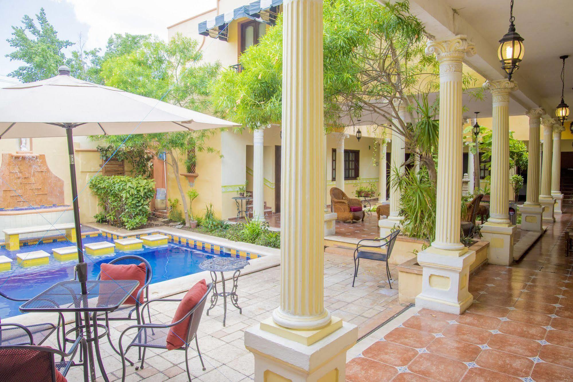 Hotel Casa De Columnas 4*