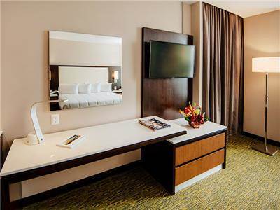 Hilton Garden Angelopolis 4*