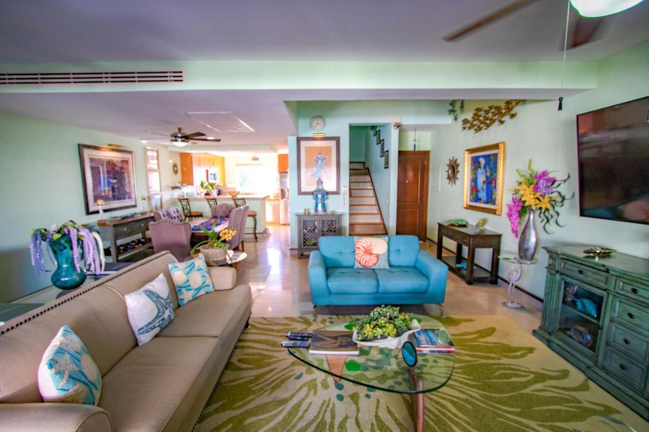 Penthouse Wayak 302 - Luxury, Private Pool, Maid Service, High End Art - At Quadra Alea Apartment