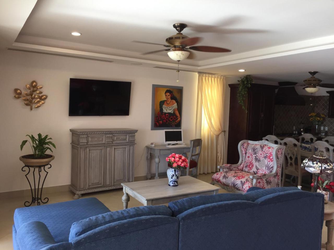 Hacienda Encantada & 5*