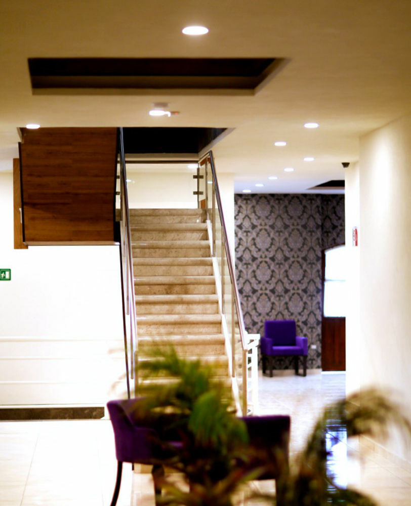 Hotel Leones 4*