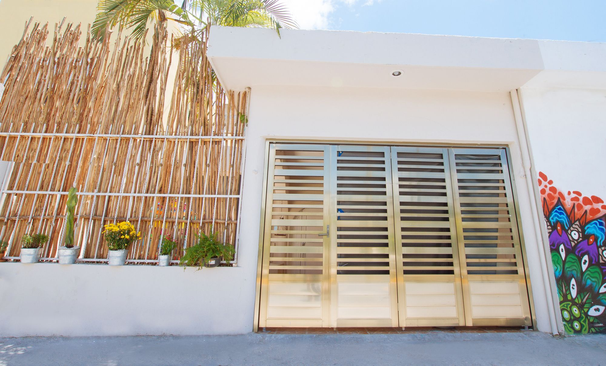 On The Road Hostel Playa del Carmen