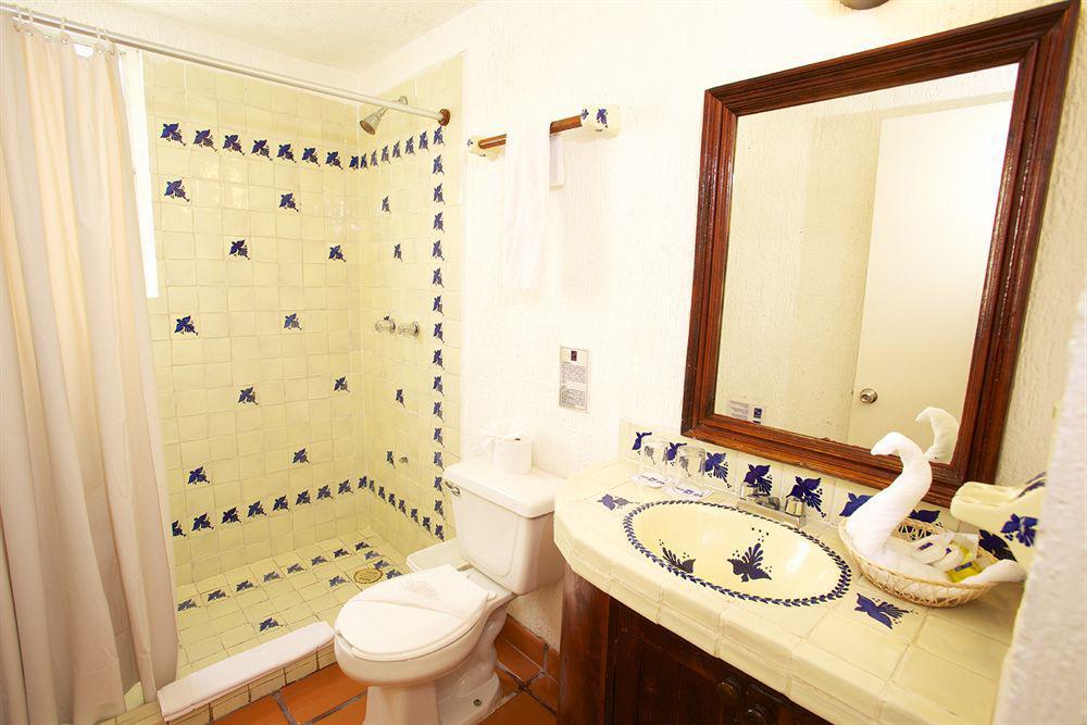 Moongate Hotel