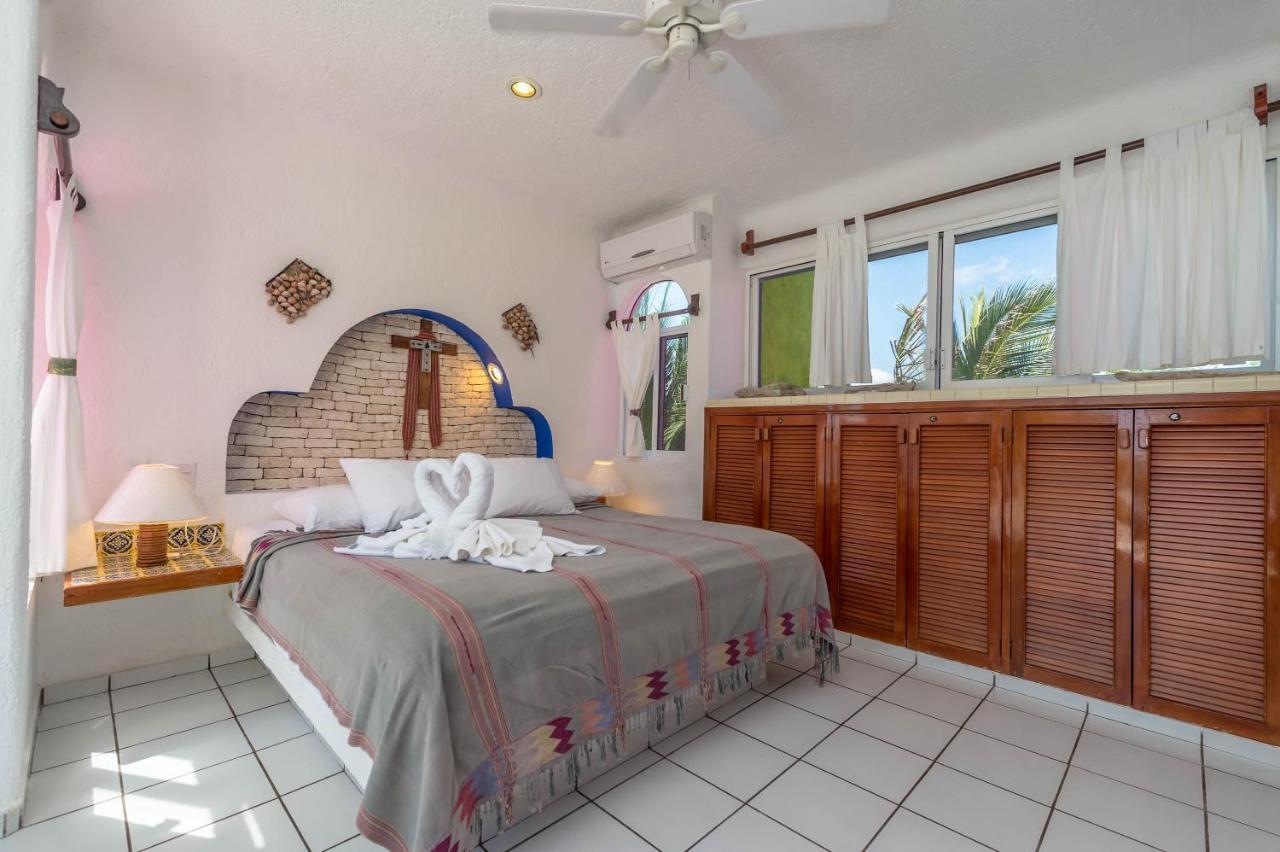 Del Sol Beachfront Hotel 2*