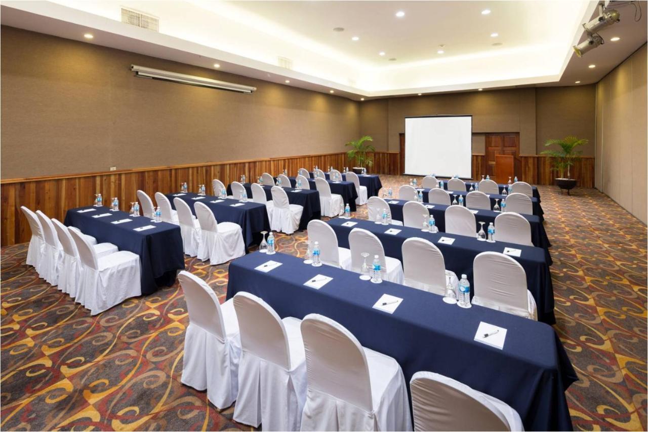 Bluebay Grand Esmeralda Resort 5*