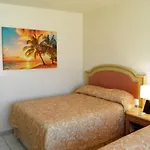 #52 Bungalow Seaside Hotel & Victors Rv Park