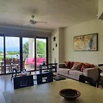 Condo Exclusivo De 2Rec En Complejo B Nayar