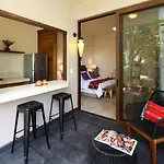 Casa Sayulita, Mistika