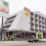Hotel Plaza Del Sol