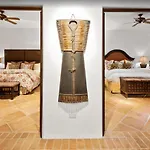 Best Executive-Style Luxury Residence On Property